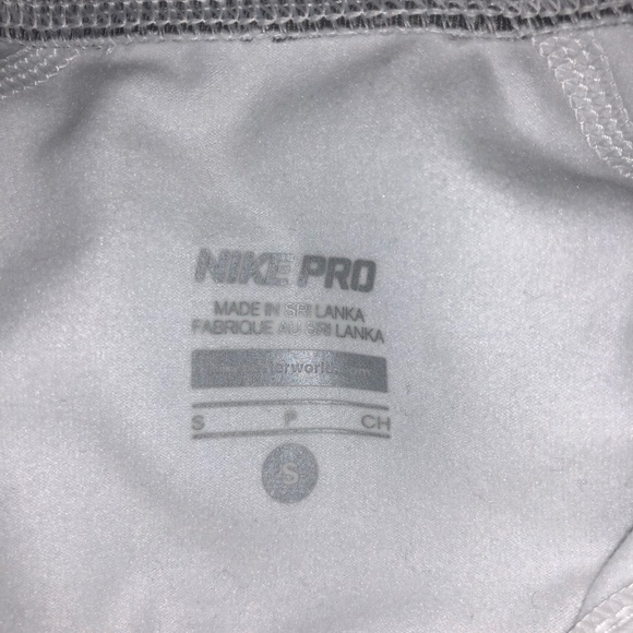 Nike pro white/gray athletic top - Picture 2 of 2